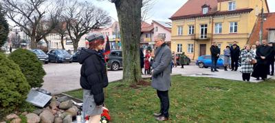 Pamięć i Hołd: Rocznica Stanu Wojennego i Pacyfikacji KWK "Wujek"