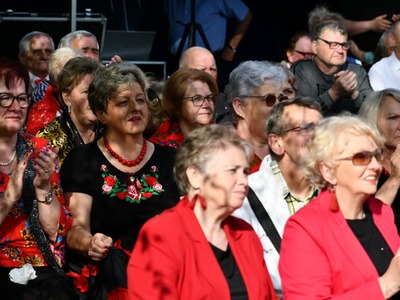 Przegląd Seniorskiej Twórczości Artystycznej  występy zespołów na scenie