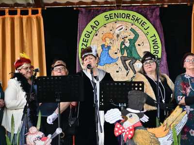 Przegląd Seniorskiej Twórczości Artystycznej  występy zespołów na scenie