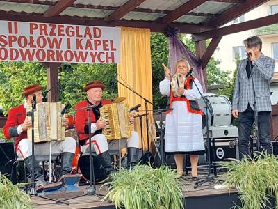Przegląd zespołów i kapel podwórkowych