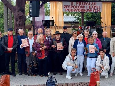 Przegląd zespołów i kapel podwórkowych