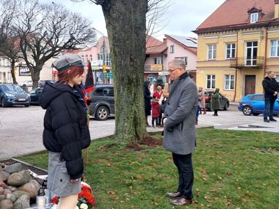 Pamięć i Hołd: Rocznica Stanu Wojennego i Pacyfikacji KWK "Wujek"