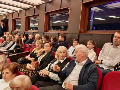 Słuchacze AWD na widowni w Teatrze Wielkim