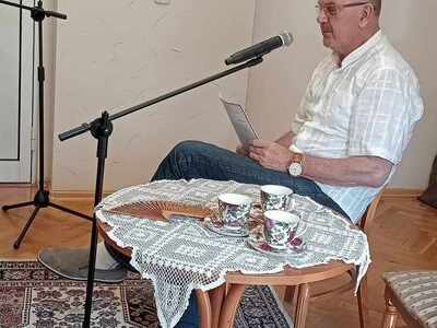 Pan czytający Nad Niemnem
