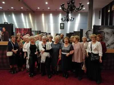 Grupa seniorów AWD w Teatrze