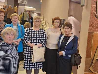 Grupa Pań w Teatrze Muzycznym