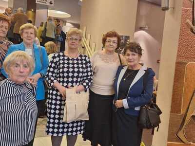 Grupa Pań w Teatrze Muzycznym