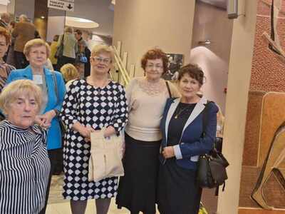 Grupa Pań w Teatrze Muzycznym