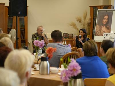 Katarzyna Glinka w MBP w Koluszkach