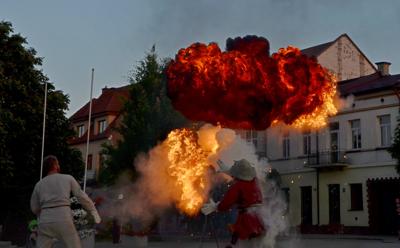 Bursztynowy Fire Show w wykonaniu Eryka Popkiewicza Jarmark Opatowski 2019