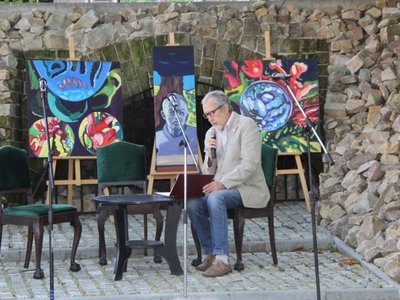 Urodziny Witolda Gombrowicza na Skwerze jego imienia w Opatowie