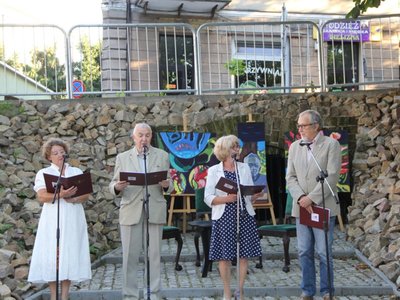 Urodziny Witolda Gombrowicza na Skwerze jego imienia w Opatowie