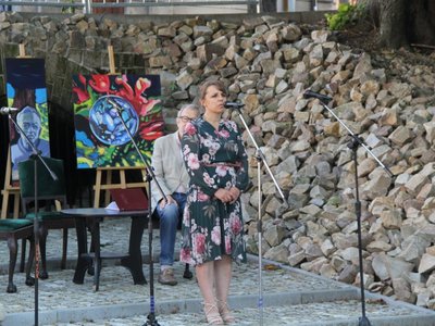 Urodziny Witolda Gombrowicza na Skwerze jego imienia w Opatowie