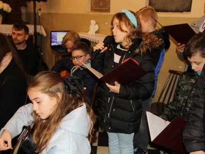 Koncert Opatowskich Diamentów i instrumentalistów w Ptkanowie