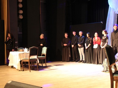 Spektakl teatralny Mogiła Powstańca w wykonaniu Młodzieżowej Grupy Teatralnej "Paradoks"