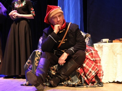 Spektakl teatralny Mogiła Powstańca w wykonaniu Młodzieżowej Grupy Teatralnej "Paradoks"