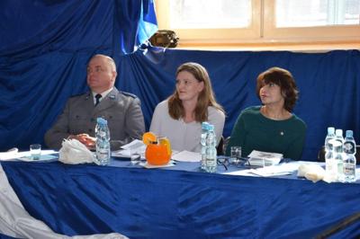 „Narkotyki, dopalacze - nie tędy droga!” Powiatowa Młodzieżowa Debata w Szydłowcu - zdjęcie 13