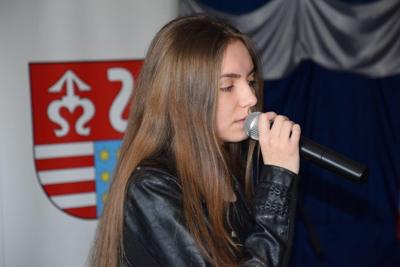 „Narkotyki, dopalacze - nie tędy droga!” Powiatowa Młodzieżowa Debata w Szydłowcu - zdjęcie 56