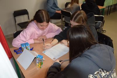 III Powiatowy Konkurs Pierwszej Pomocy połączony z Warsztatami i Konferencją Psychologiczną - zdjęcie 43