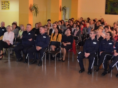 Mini Konferencja w ramach Szydłowieckich Dni Profilaktyki pod hasłem „Cyberprzemoc, bezpieczeństwo w sieci i przemoc rówieśnicza” - zdjęcie 1