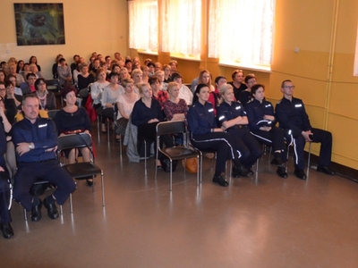 Mini Konferencja w ramach Szydłowieckich Dni Profilaktyki pod hasłem „Cyberprzemoc, bezpieczeństwo w sieci i przemoc rówieśnicza” - zdjęcie 3