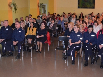 Mini Konferencja w ramach Szydłowieckich Dni Profilaktyki pod hasłem „Cyberprzemoc, bezpieczeństwo w sieci i przemoc rówieśnicza” - zdjęcie 4