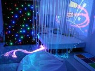 Zajęcia metodą SNOEZELEN , czyli doświadczenia poprzez zmysły w Sali Doświadczania Świata dla dzieci od pierwszych miesięcy życia, w wieku przedszkolnym oraz  z wielorakimi niepełnosprawnościami