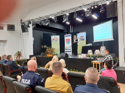 konferencji pn. "MODEL WSPARCIA MIĘDZYSEKTOROWEGO SZANSĄ NA EFEKTYWNĄ POMOC UDZIELANĄ DZIECIOM, UCZNIOM I ICH RODZINOM"
