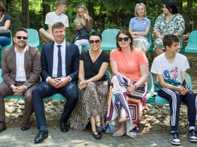 Zabawy podczas Powiatowego Dnia Pieczy Zastępczej i Pikniku z okazji Dnia Dziecka oraz Dnia Rodzicielstwa Zastępczego w Łaziskach - zdjęcie 5