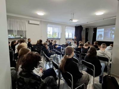 Spotkanie na temat dmania o zdrowie psychiczne - Liceum Ogólnokształconcego w Szydłowcu - zdjęcie 2