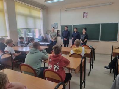 Warsztaty edukacyjne dla uczniów klas VII - zdjęcie 5