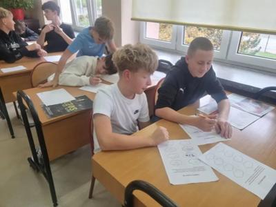 Warsztaty edukacyjne dla uczniów klas VII - zdjęcie 2