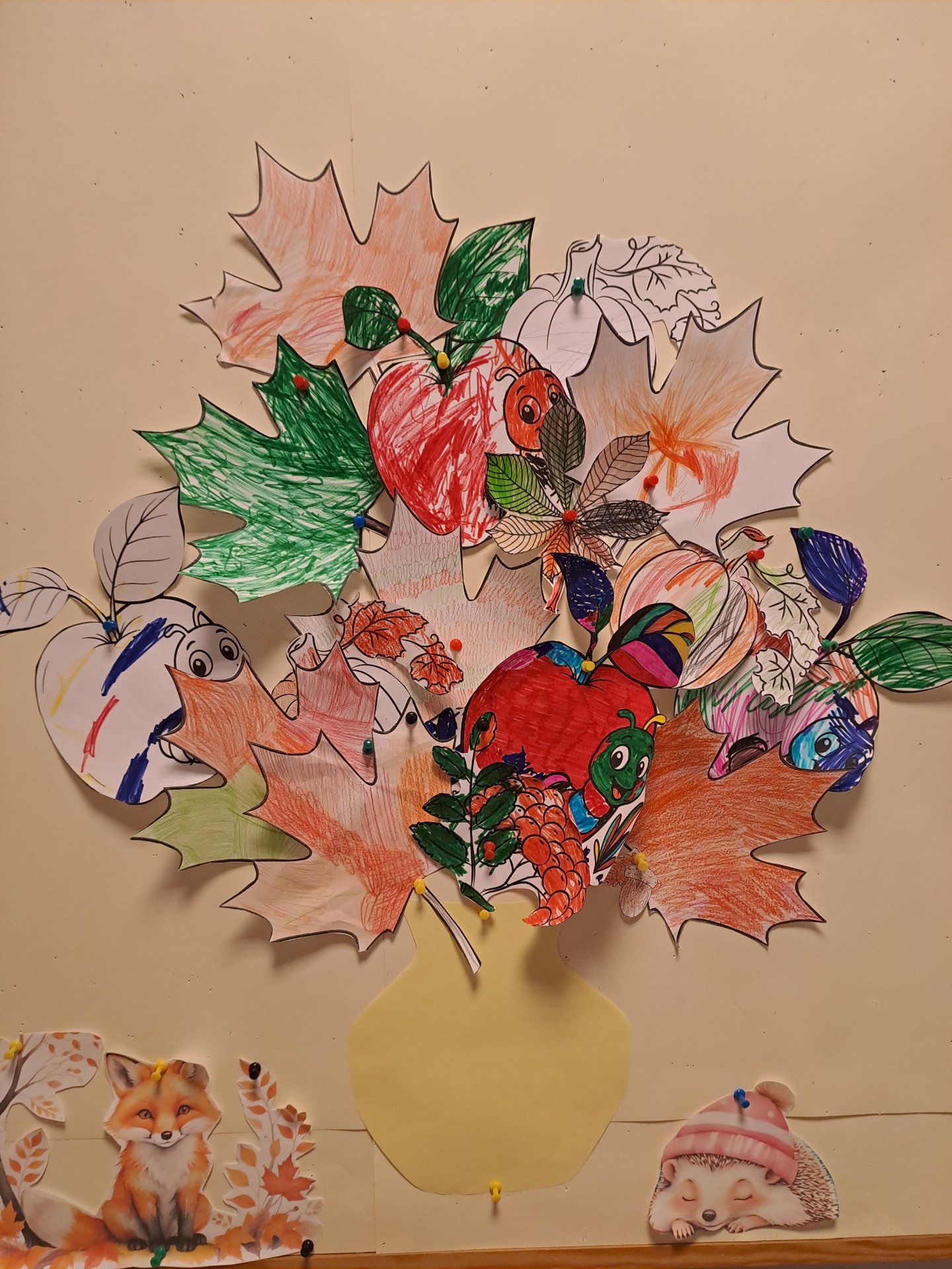 🍁 Jesienny bukiet w naszej poradni! 🍁