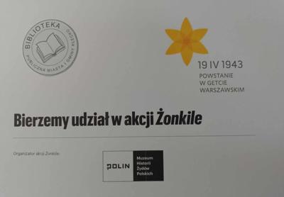 Na zdjęciu znajduje się  plakat dotyczący Powstania w Getcie Warszawskim.