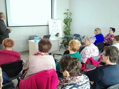 Spotkanie dla seniorów "Senior bezpieczny w sieci"