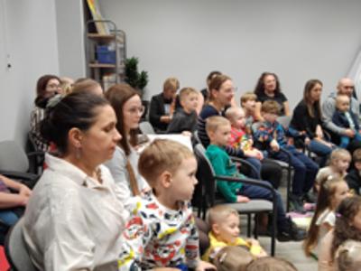 Uczestnicy Teatru Cieni Latarenka