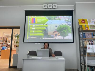 Na zdjęciu Dyrektor Biblioteki Publicznej w Witkowie