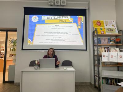 Na zdjęciu Dyrektor Biblioteki Publicznej w Łubowie
