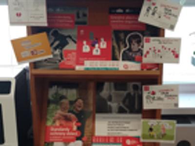 Zdjęcie zawiera materiały dotyczące Kampanii Dzieciństwo bez Przemocy. 