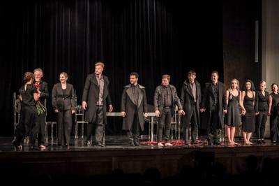 "Hamlet. Komentarz". Spektakl w wykonaniu Teatru Pieśń Kozła