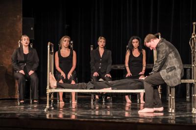 "Hamlet. Komentarz". Spektakl w wykonaniu Teatru Pieśń Kozła