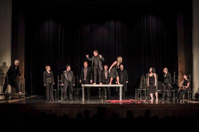 "Hamlet. Komentarz". Spektakl w wykonaniu Teatru Pieśń Kozła