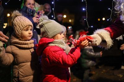 Mikołajki Małych Odkrywców Sztuki w Ogrodzie Domu Kultury "Strzecha"