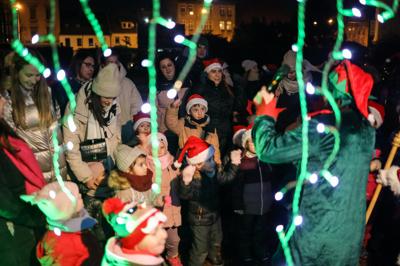Mikołajki Małych Odkrywców Sztuki w Ogrodzie Domu Kultury "Strzecha"