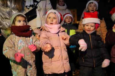 Mikołajki Małych Odkrywców Sztuki w Ogrodzie Domu Kultury "Strzecha"