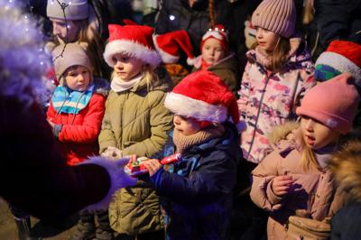 Mikołajki Małych Odkrywców Sztuki w Ogrodzie Domu Kultury "Strzecha"