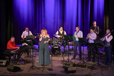 Koncert Zimowy zespołu Grupa Bez Nazwy na sali widowiskowej Domu Kultury "Strzecha"