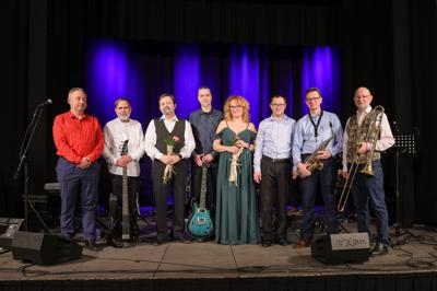 Koncert Zimowy zespołu Grupa Bez Nazwy na sali widowiskowej Domu Kultury "Strzecha"