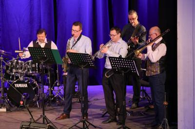 Koncert Zimowy zespołu Grupa Bez Nazwy na sali widowiskowej Domu Kultury "Strzecha"