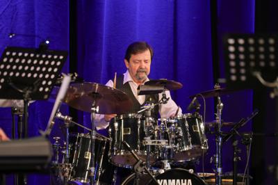 Koncert Zimowy zespołu Grupa Bez Nazwy na sali widowiskowej Domu Kultury "Strzecha"